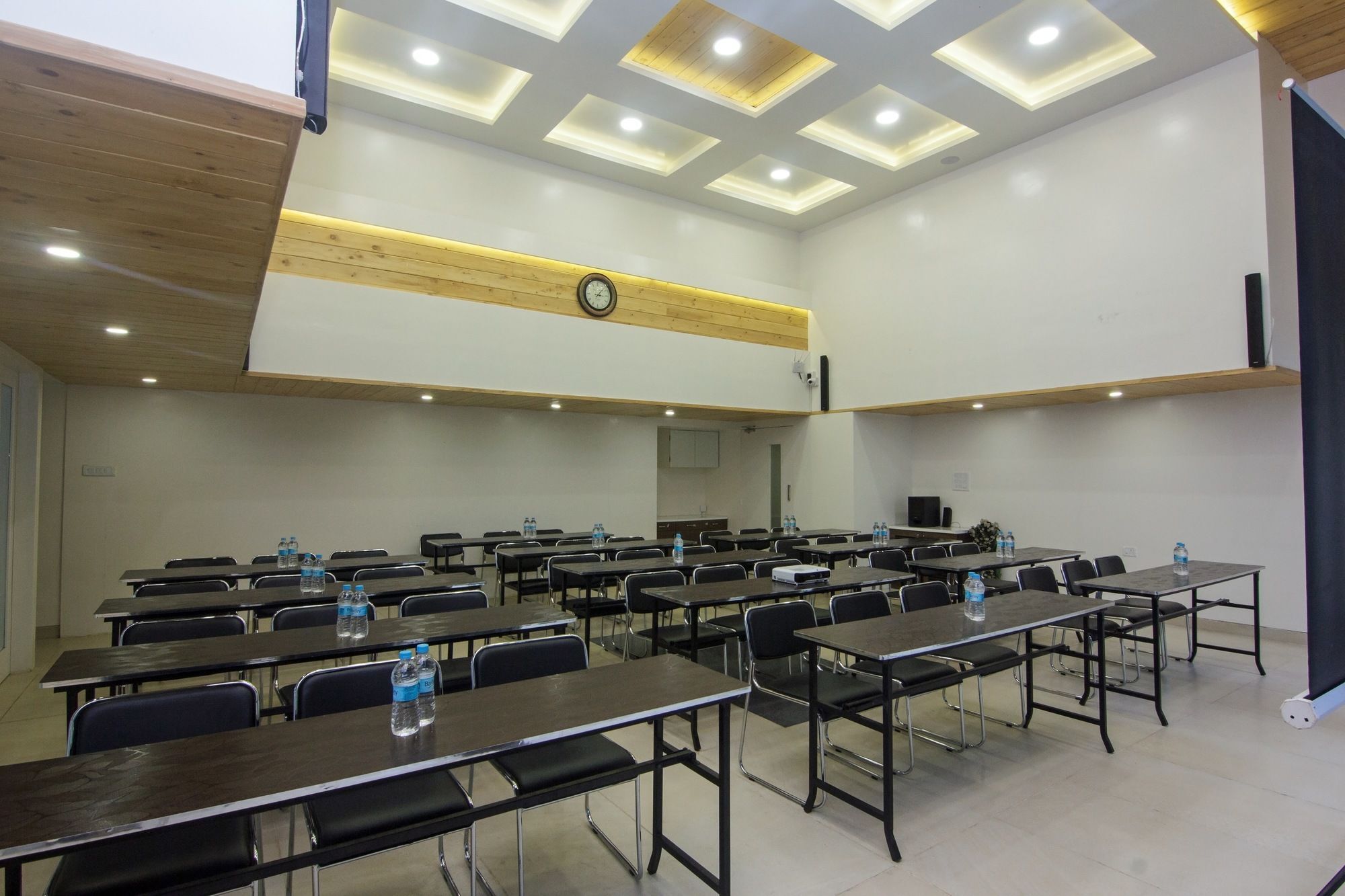 Oyo 9806 Hotel Arvi Lonavala Extérieur photo